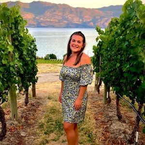 Meet your Posher, Caitlin